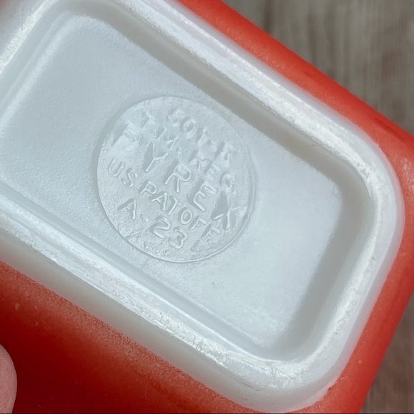 VINTAGE PYREX RED REFRIGERATOR CONTAINER W/ LID - Picture 10 of 14